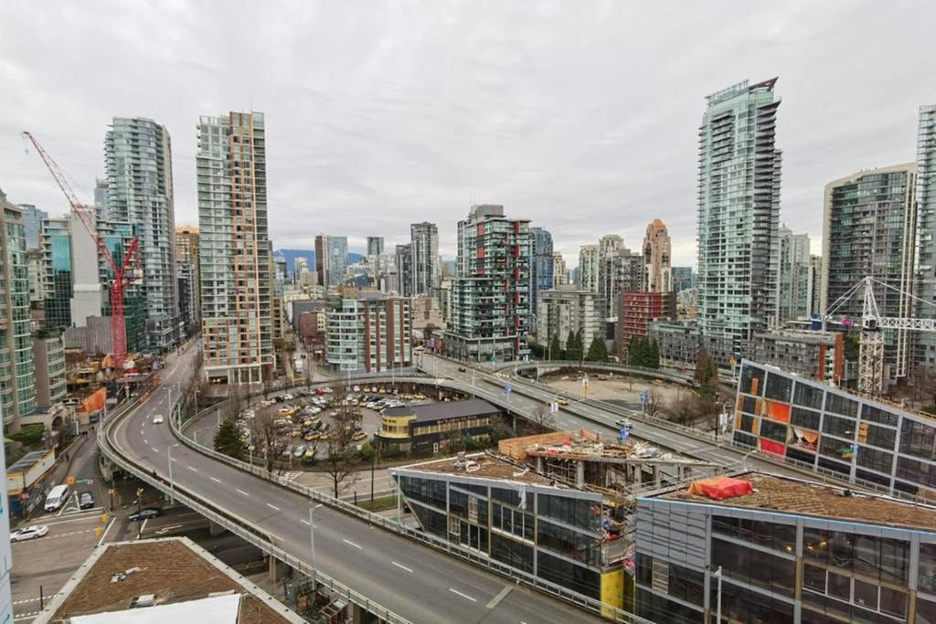 Luxury 1Br With Great View In Downtown Vancouver Apartment Exterior photo